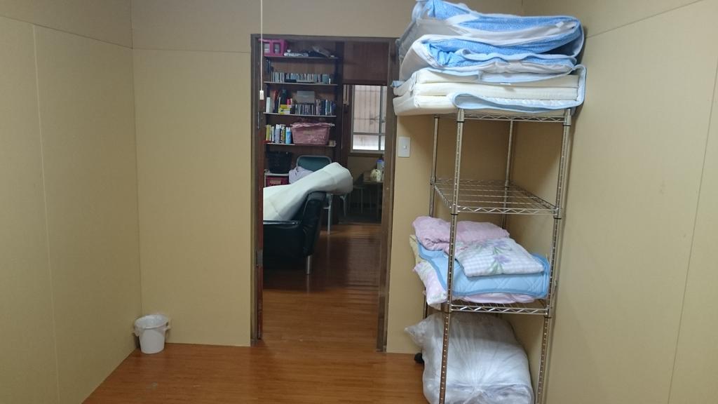 Koza Share House Otel Okinawa Oda fotoğraf